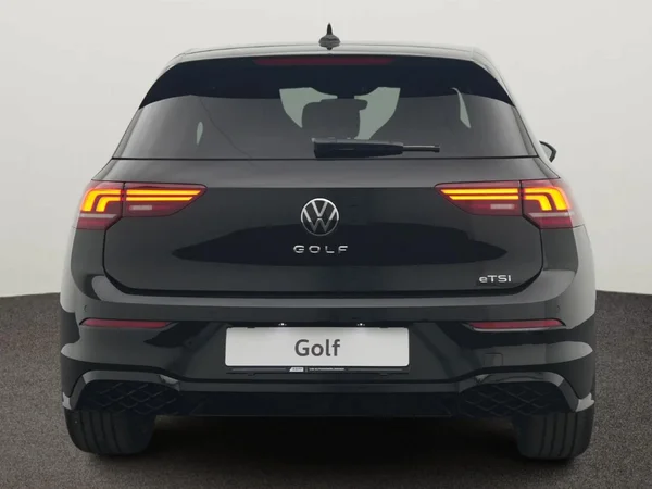VOLKSWAGEN Golf VIII (2026) — foto 6 van 10