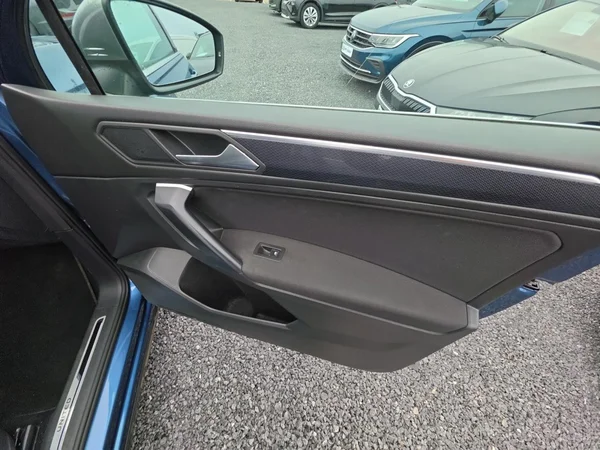 VOLKSWAGEN Tiguan Allspace (2020) — foto 9 van 24