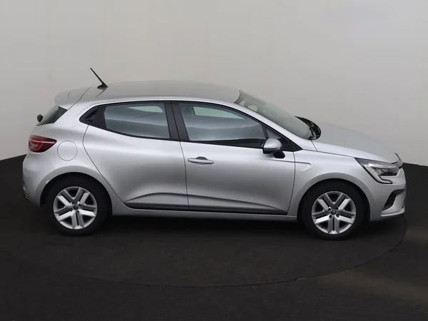 RENAULT Clio (2022) — foto 22 van 26