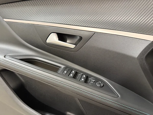 Peugeot 5008 (2021) — foto 9 van 28