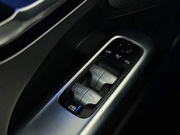 MERCEDES C 180 (2022) — foto 20 van 30