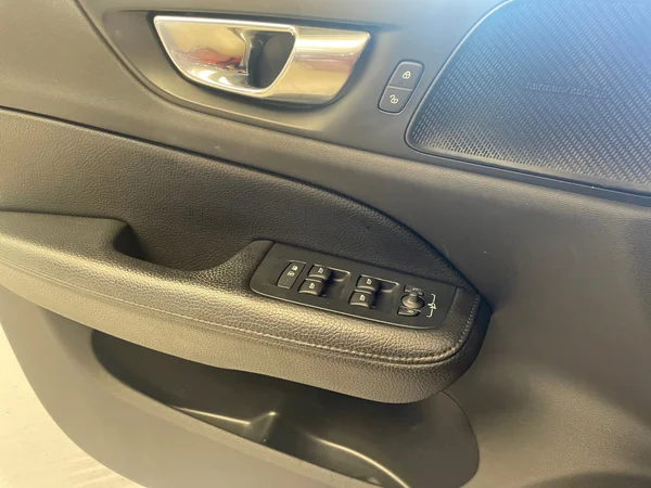 VOLVO V60 (2022) — foto 16 van 20