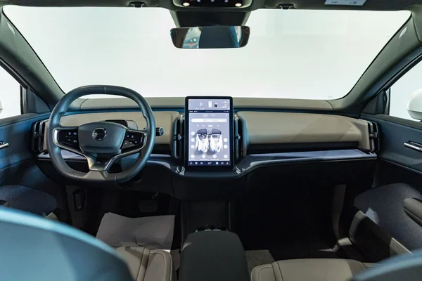 Volvo EX30 (2024) — foto 9 van 31