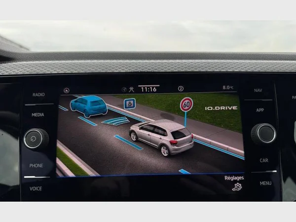 VOLKSWAGEN Polo (2023) — foto 11 van 24