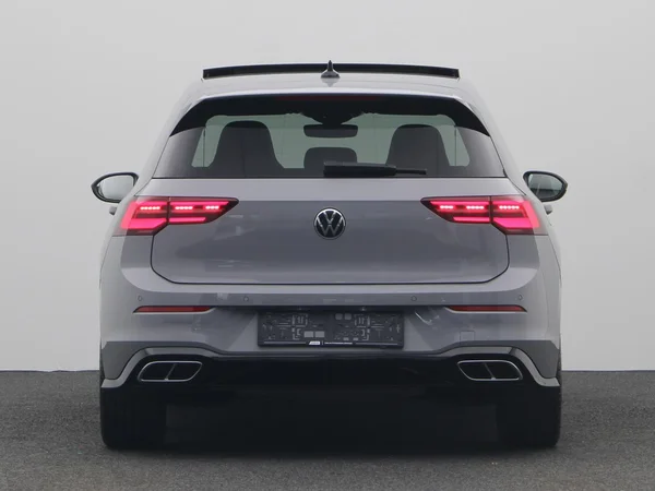 VOLKSWAGEN Golf VIII (2023) — foto 17 van 20