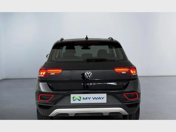 Volkswagen T-Roc (2023) — foto 20 van 22