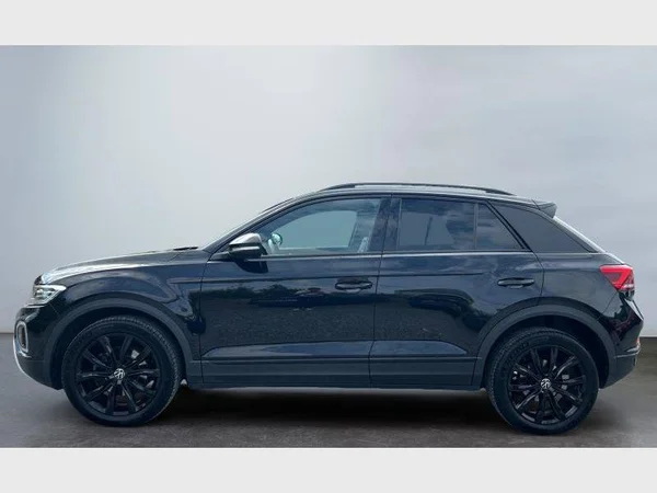Volkswagen T-Roc (2023) — foto 27 van 29
