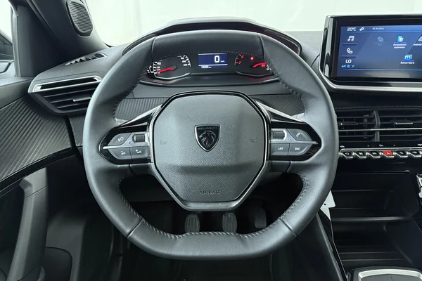 Peugeot 2008 (2025) — foto 2 van 16
