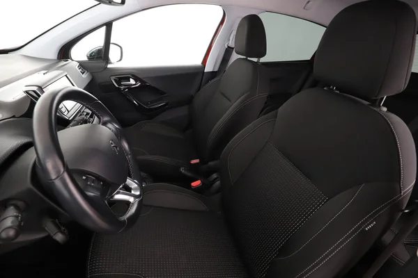 Peugeot 208 (2018) — foto 16 van 16