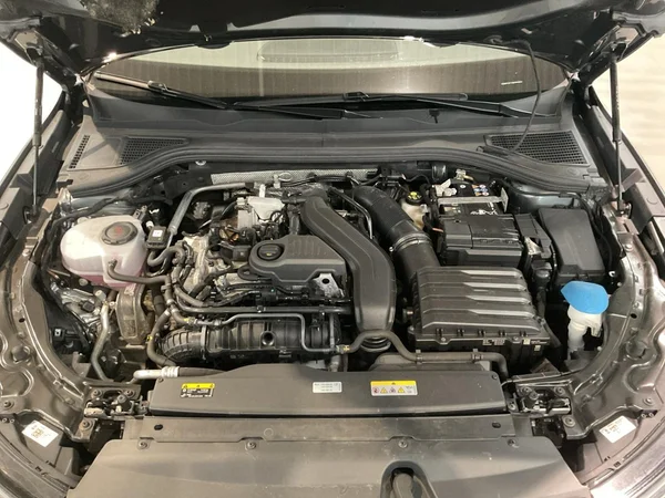 VOLKSWAGEN Passat SW (2024) — foto 15 van 24