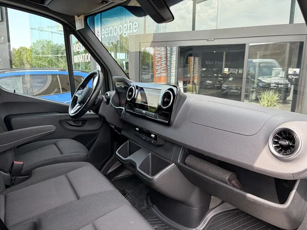 Mercedes-Benz Sprinter (2025) — foto 13 van 16