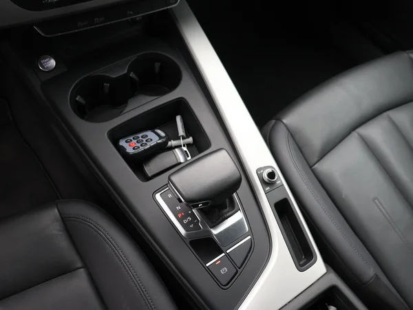 AUDI A4 Avant (2022) — foto 10 van 23