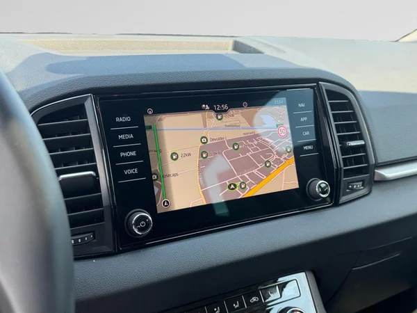 SKODA Karoq (2025) — foto 7 van 21