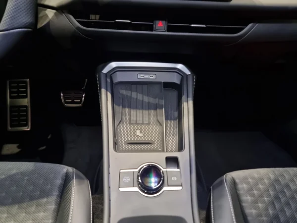 VOLKSWAGEN T-Roc (2025) — foto 10 van 15