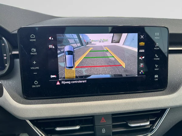 SKODA Kamiq (2024) — foto 3 van 16