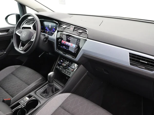 VOLKSWAGEN Touran (2025) — foto 23 van 31