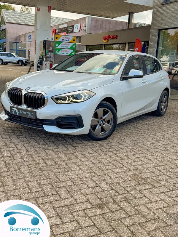 BMW 116 (2023) — foto 36 van 44