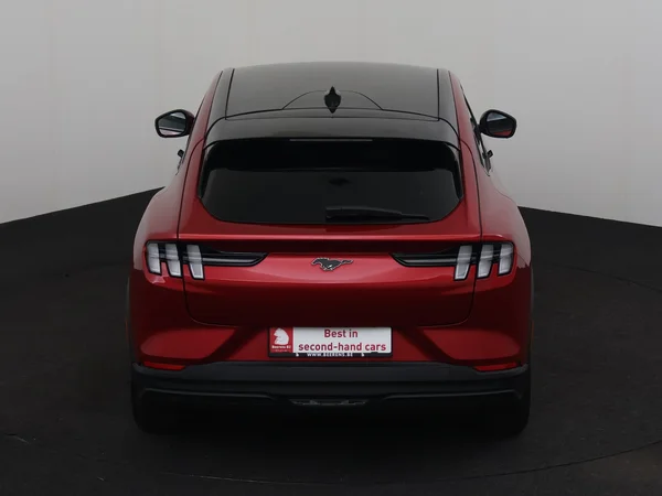 FORD Mustang Mach-E (2022) — foto 30 van 33