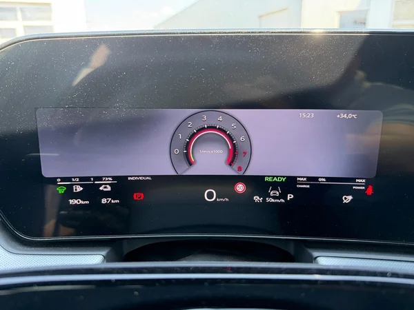 AUDI Q3 SUV e-hybrid (PHEV) (2025) — foto 6 van 23