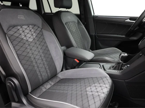 VOLKSWAGEN Tiguan (2023) — foto 17 van 22