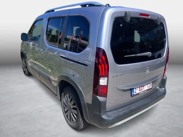 Peugeot Rifter (2021) — foto 10 van 15