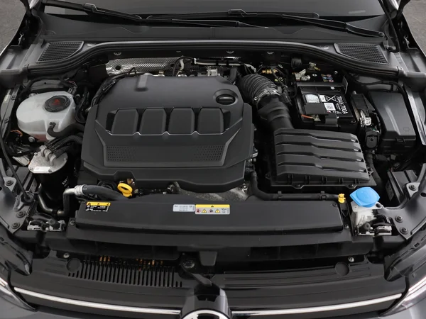 VOLKSWAGEN Golf (2023) — foto 6 van 28