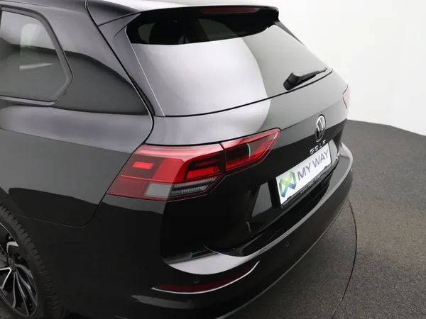 VOLKSWAGEN Golf VIII SW (2025) — foto 15 van 23