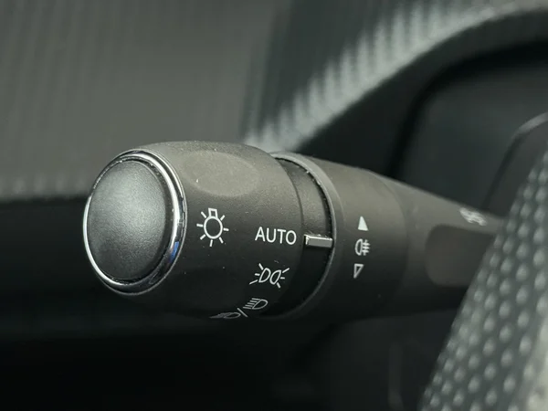 PEUGEOT 208 (2022) — foto 16 van 31