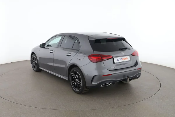 Mercedes-Benz A-Klasse (2023) — foto 10 van 16