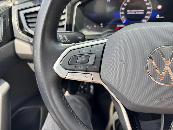VOLKSWAGEN Taigo (2024) — foto 2 van 15