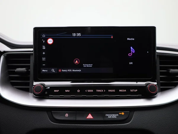 Kia XCeed (2023) — foto 8 van 41
