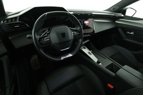 Peugeot 408 (2023) — foto 2 van 16