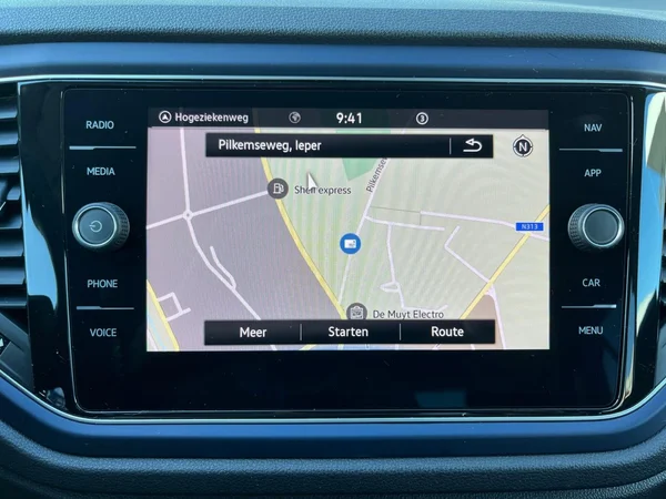 VOLKSWAGEN T-Roc (2021) — foto 4 van 20