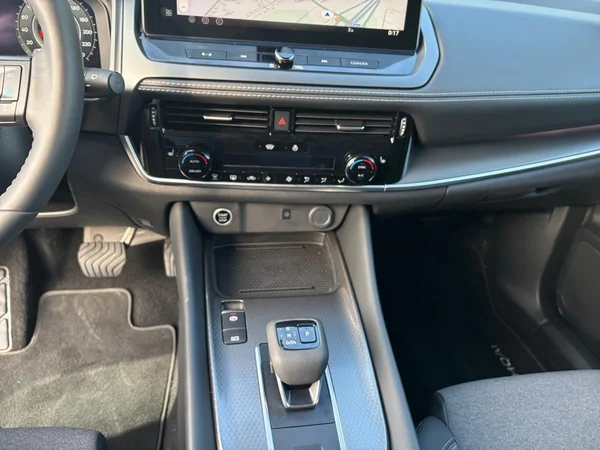 NISSAN Qashqai (2025) — foto 6 van 24