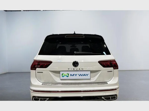 Volkswagen Tiguan Allspace (2022) — foto 27 van 32