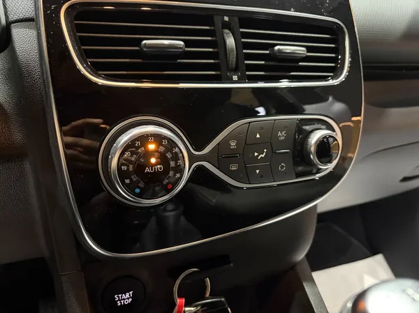 Renault Clio (2019) — foto 3 van 21