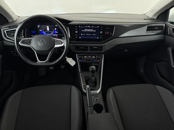 VOLKSWAGEN Polo (2021) — foto 27 van 27