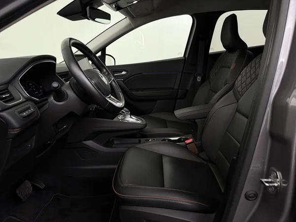 RENAULT Captur (2022) — foto 2 van 29
