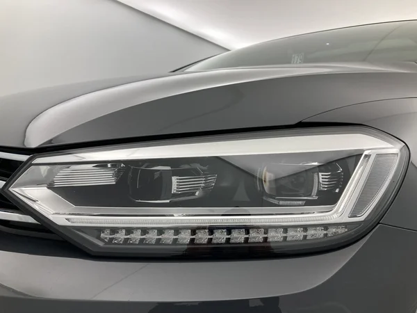 VOLKSWAGEN Touran (2020) — foto 27 van 36