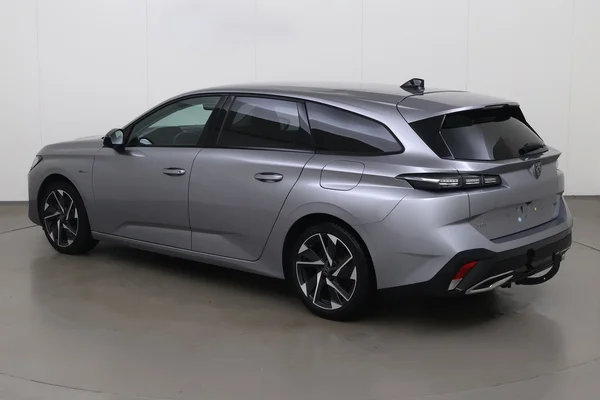 Peugeot 308 SW PHEV (2023) — foto 16 van 22