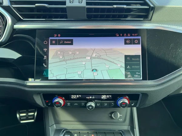 AUDI Q3 PHEV (2022) — foto 5 van 24