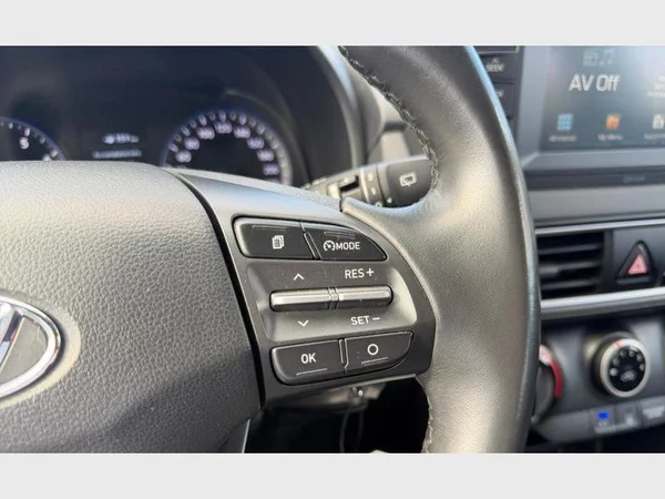 Hyundai KONA (2018) — foto 16 van 29