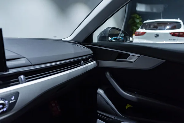 Audi A4 (2023) — foto 27 van 33