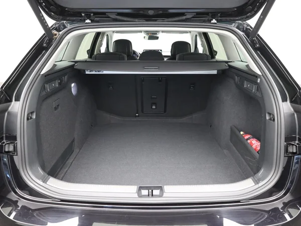 SKODA Superb SW (2024) — foto 2 van 23