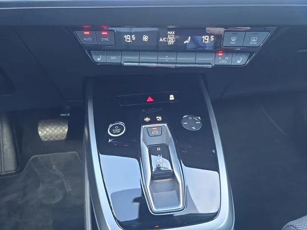 AUDI Q4 e-tron (2025) — foto 21 van 21