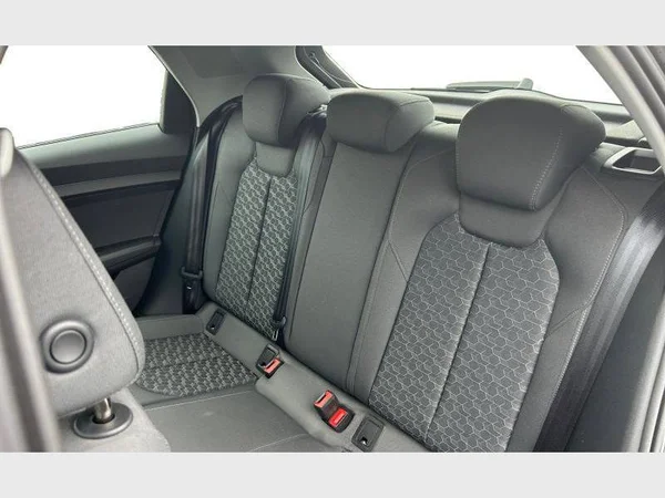 Audi A1 allstreet (2023) — foto 2 van 29