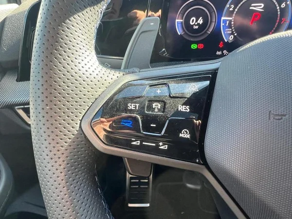 VOLKSWAGEN Golf VIII R (2025) — foto 15 van 33