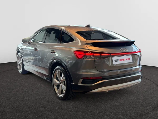AUDI Q4 Sportback e-tron (2026) — foto 12 van 22