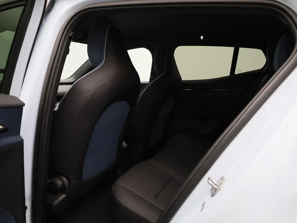 Volvo EX30 (2024) — foto 3 van 48