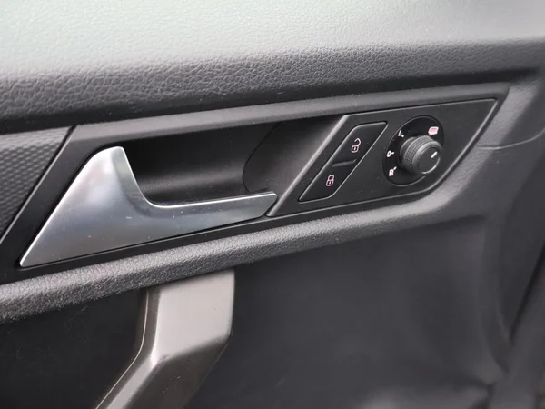 VOLKSWAGEN Caddy CNG (2018) — foto 8 van 19